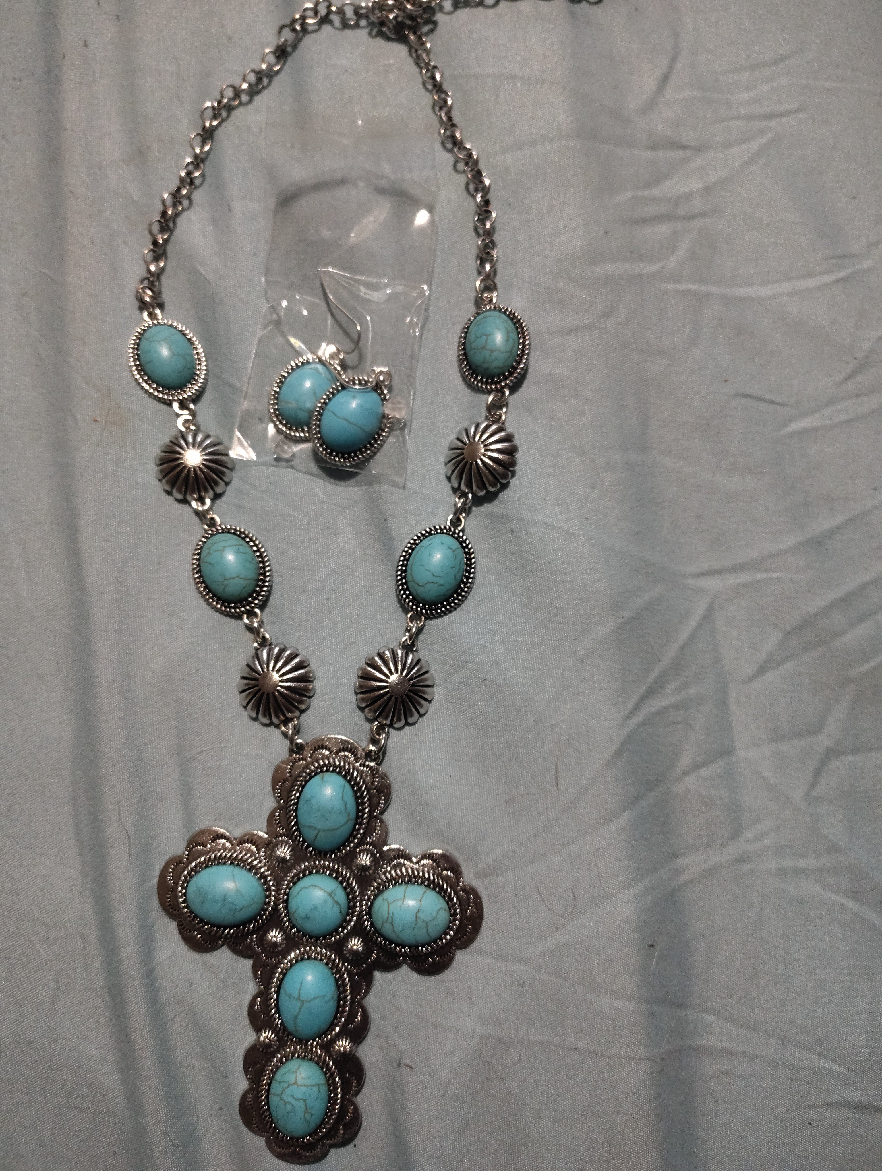Necklace and earing set